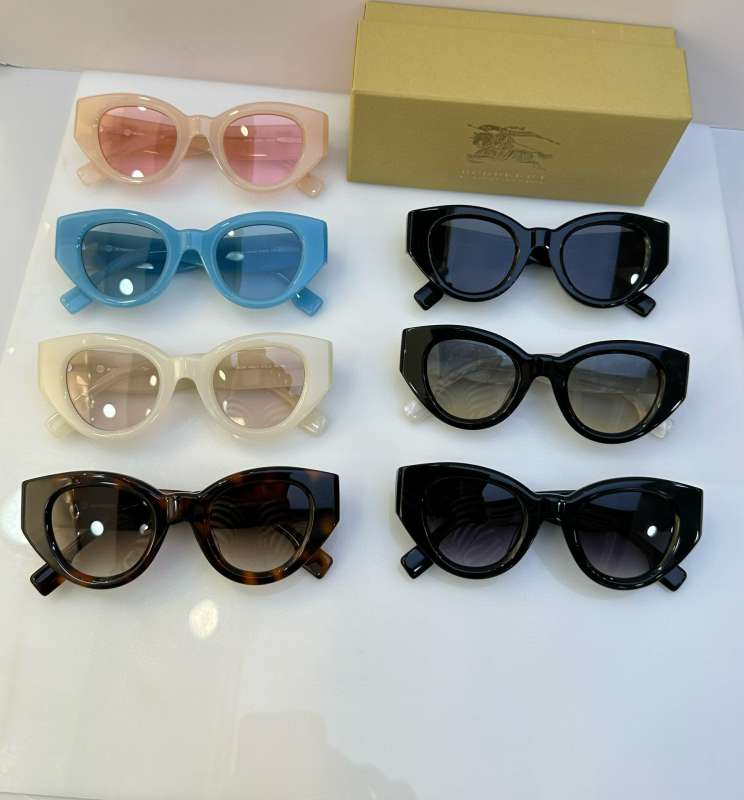 Picture of Burberry Sunglasses _SKUfw55559239fw